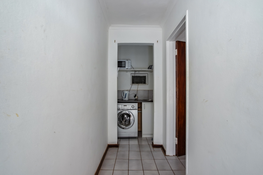 To Let 6 Bedroom Property for Rent in Groenvlei Western Cape